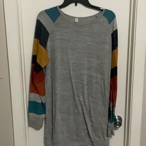 Grey/multi colored. Size 2xl